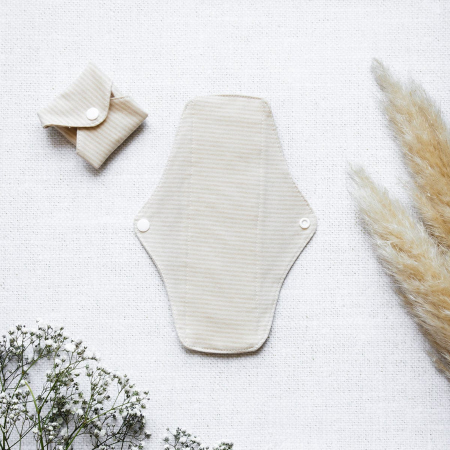 Set of 6 sanitary pads - White protecton - 11 designs